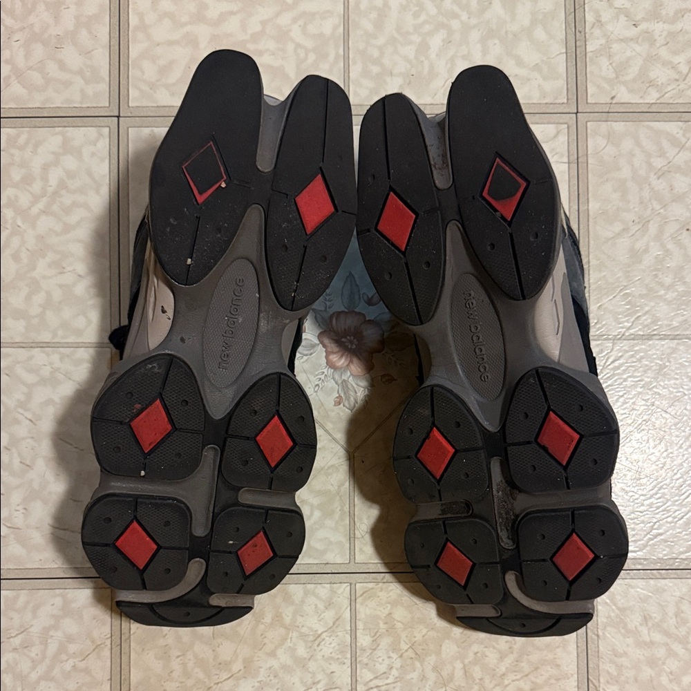 New Balance Men's Black and Gray Athletic Sneakers - Picture 2 of 5